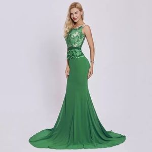 Kelly Green mermaid embroidered scoop neck gown